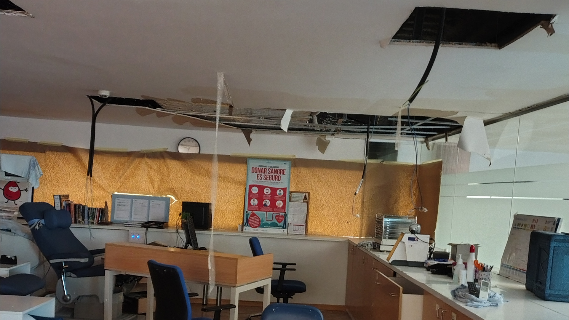 Caída de techos e inundaciones en el Hospital Arquitecto Marcide